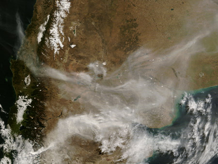 Imagen satelital: erupción del volcán Chaitén (Chile)