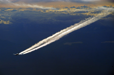 Chemtrails: ¿Estelas de avión o fumigaciones clandestinas?