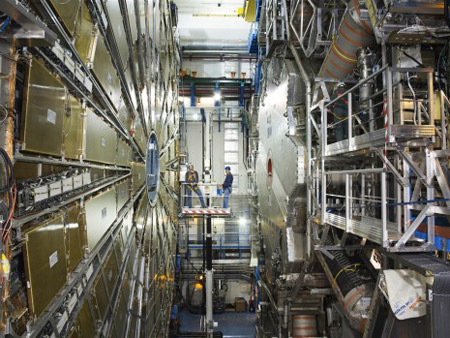 LHC (Large Hadron Collider): el laboratorio que podrí­a acabar con la Tierra
