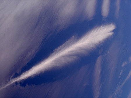 Nubes de formas curiosas - pluma