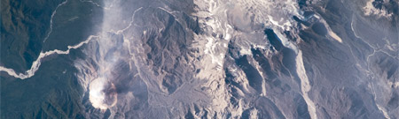 Desde el espacio: Volcanes Chaitén y Michimahuida