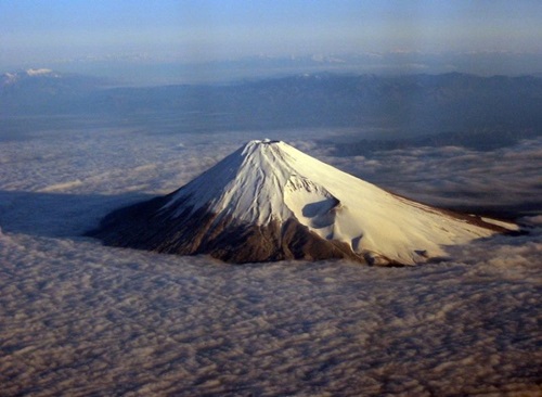 Nubosidad en torno al Monte Fují, Japón