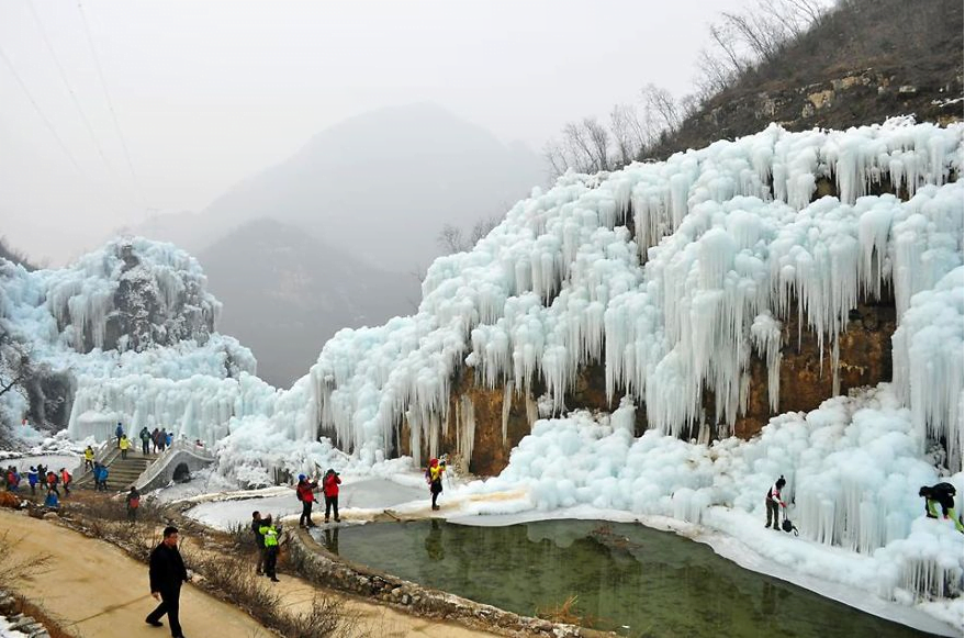 Cascada congelada en China 1