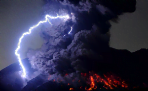 Erupcion Volcan Sakurajima 5