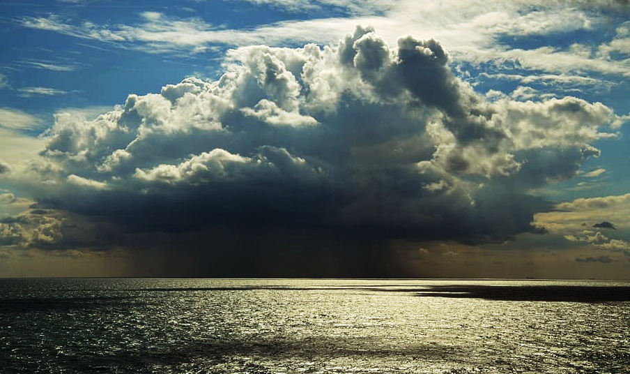 Nubes marinas como espejo para combatir el calor