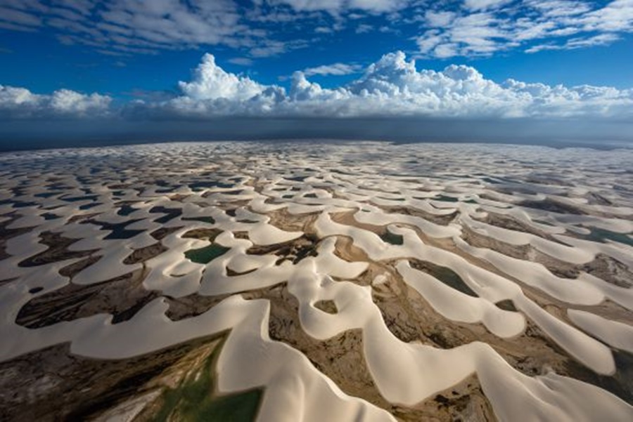 Así se ven las dunas nevadas en la Tierra y en Marte